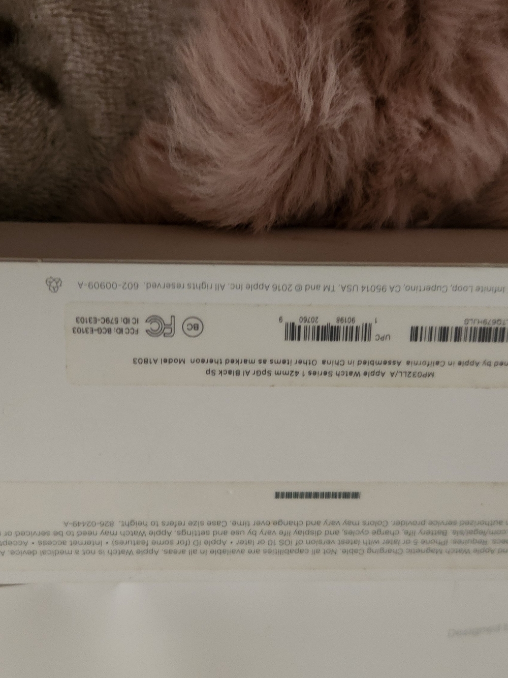 Apple Watch in Black with Black Sport Band SERIES 1 - Picture 4 of 6